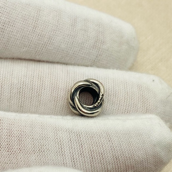 EUC Pandora 790484 Sterling Silver Forget-Me-Knot Charm - Picture 7 of 9